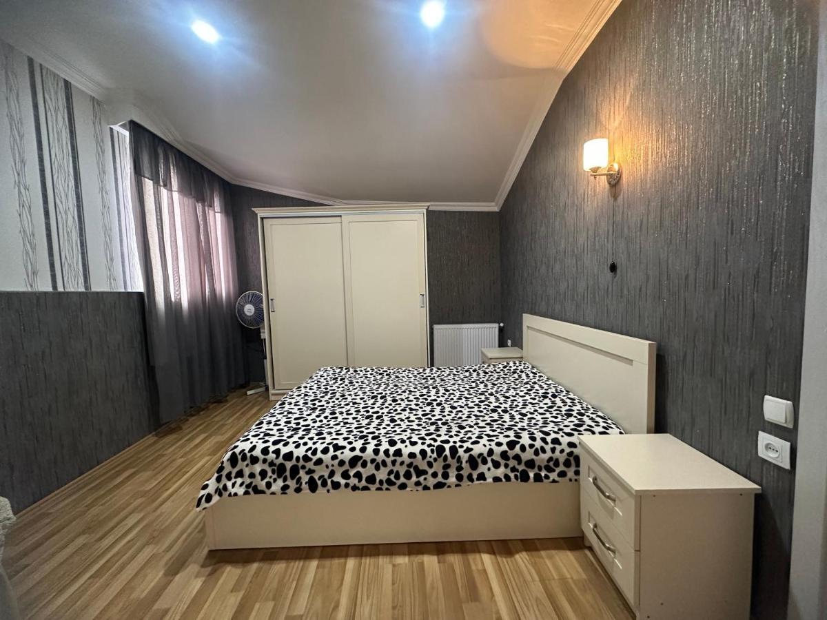 Giorgi Apartment Tiflis Exterior foto