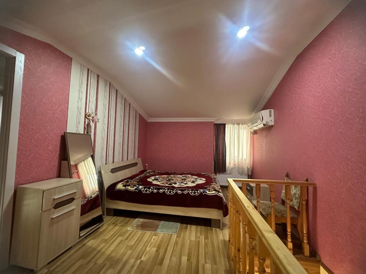 Giorgi Apartment Tiflis Exterior foto