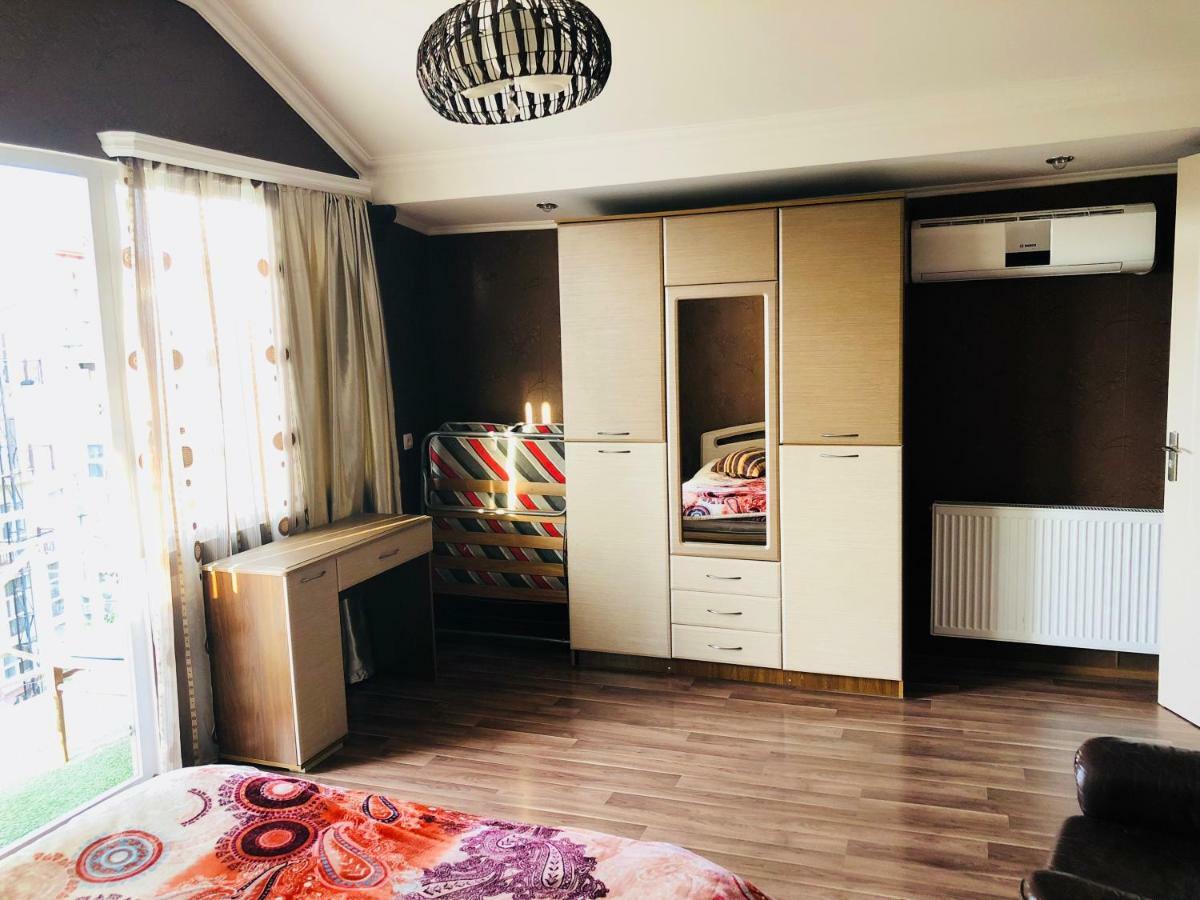 Giorgi Apartment Tiflis Exterior foto